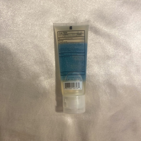 6/$40 Murad Acne Control Clarifying Cleanser - Picture 2 of 5
